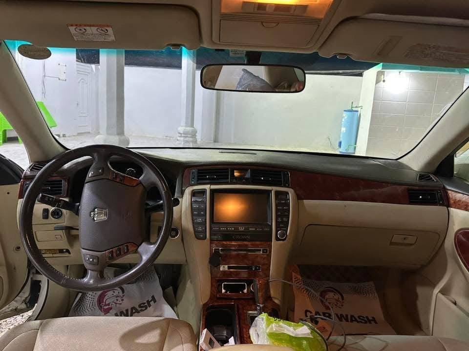 شعندك مراوس بأصولي او بيع 
شاهينة كصتين شاصي ١٨٠ متومه 
كير ومحرك كفالة تبريد ثلج تخم تاير جديد السعر حالي حال السوك انتو قيموها 
*********** / ***********
