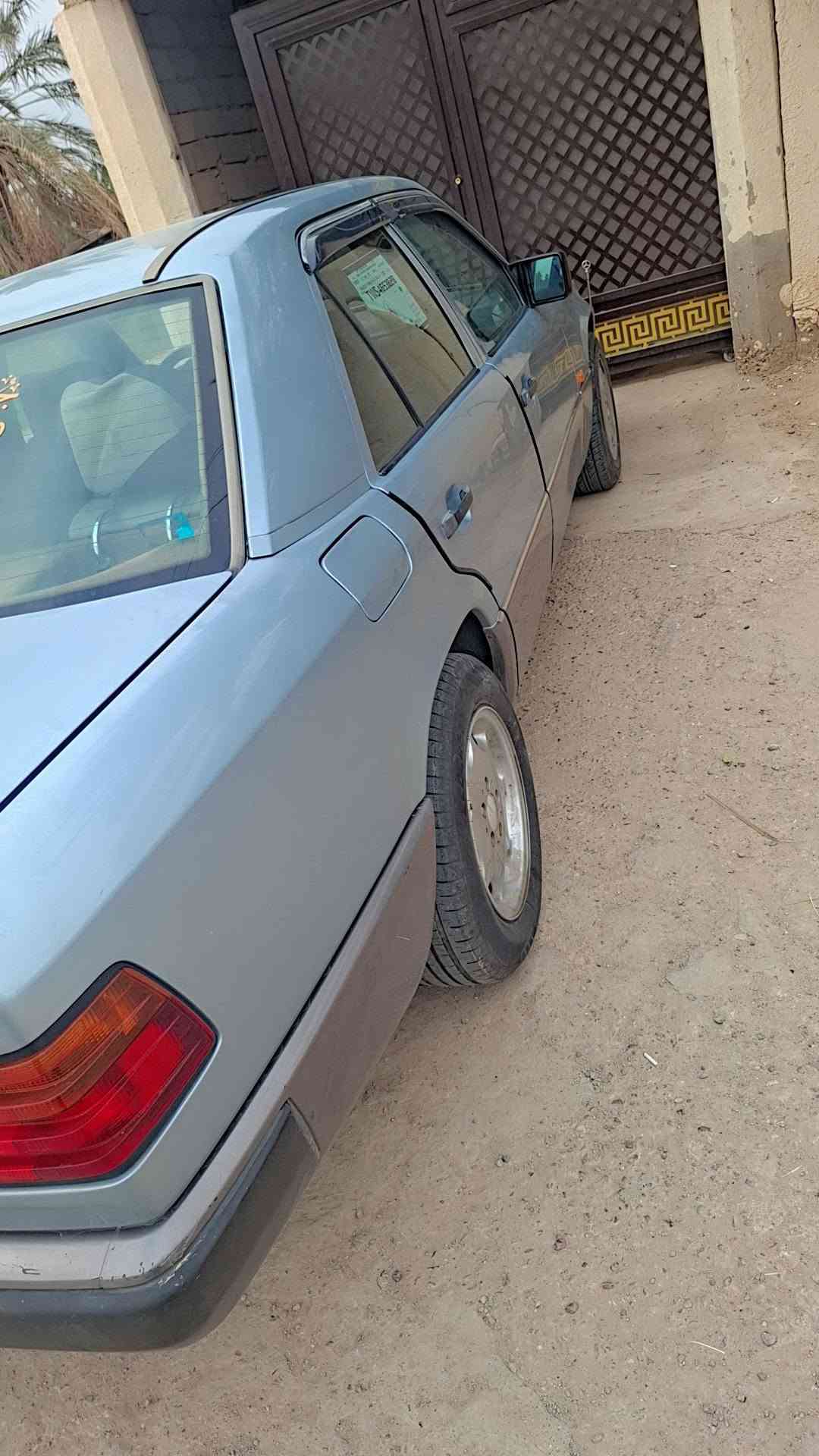 مارسدس E300 • ١٩٩٠ • رقم بغداد