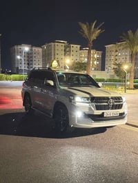 لاندكروز GXR • ٢٠٢٠ • مواصفات بحريني
