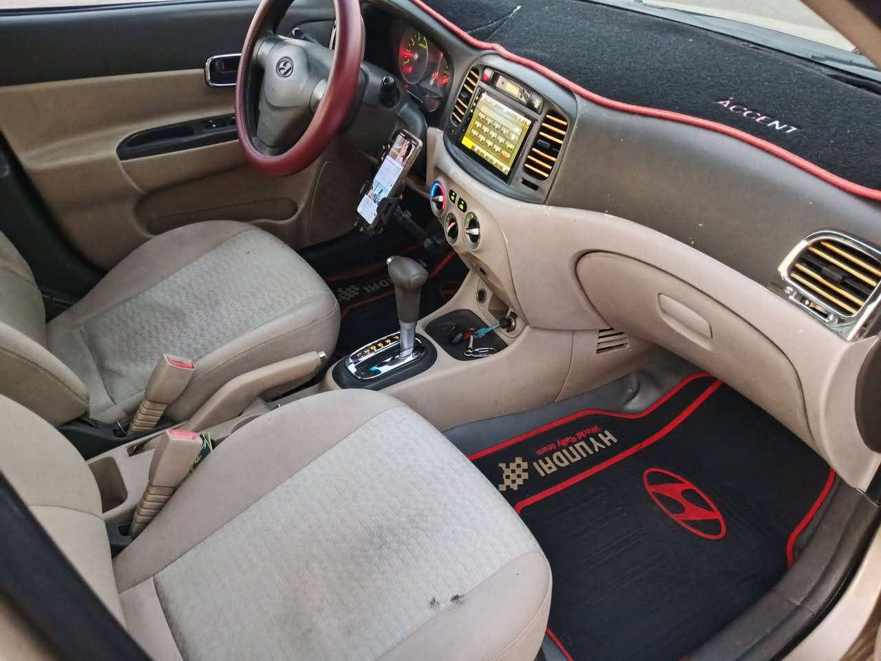 السلام عليكم للبيع اكسنت موديل 2008 وراد خليجي محرك 1600 تبريد ثلج محرك او الكير مكفول ادامه كامله من فيتبم او نوزلات او بلكات قبل يومين مسويهن جامه اماميه هم جديده رقم او هزه كله جديد او بسمي السياره بيها جراد خفيف السعر 73 او بيها مجال بسيط رقمي ‏‪***********‬‏ مكان السياره كراده شارع الصناعه
