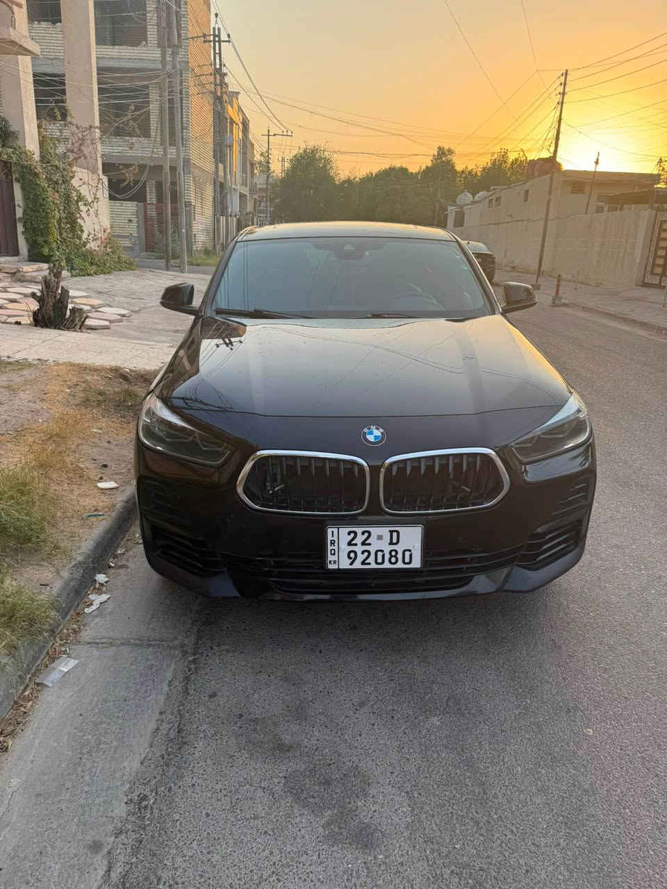 السلام عليكم ورحمة الله وبركاته 🌹

للبيع: BMW X2 xDrive وارد أمريكي
📅 الموديل: 2022

🔹 المواصفات:

 • رادارات أمامية وخلفية.
 • حساسات أمامية وخلفية.
 • لايت زينون متحرك مع حركة المقود.
 • مثبت سرعة.
 • مانع انزلاق.
 • نظام تحديد المسار.
 • مقاعد كهربائية مع تدفئة وتبريد.
 • إنارة داخلية متعددة الألوان.
 • فتحة سقف.
 • نظام إطفاء وتشغيل ذاتي (Start/Stop).
 • شاشة مع كاميرا.
 • تبريد قطعتين (مكيف ثنائي).
 • Apple CarPlay.
 • تحذير الاصطدام.
 • وغيرها الكثير من المواصفات… تعال وشوف السيارة بعينك.

🔹 حالة السيارة:

 • وارد أمريكي.
 • بيها جام لغ وباب، بدون إيرباك، وباقي السيارة مكفول.
 • شرط الفحص.
 • رقم أربيل باسمي.
 • هزة جديدة.
 • سنوية جديدة.

📍 الموقع: بغداد – حي الجهاد.

💰 السعر: 190 ورقة (قابل للنقاش بالمعقول).

📞 للتواصل: *********** بغداد, العراق
