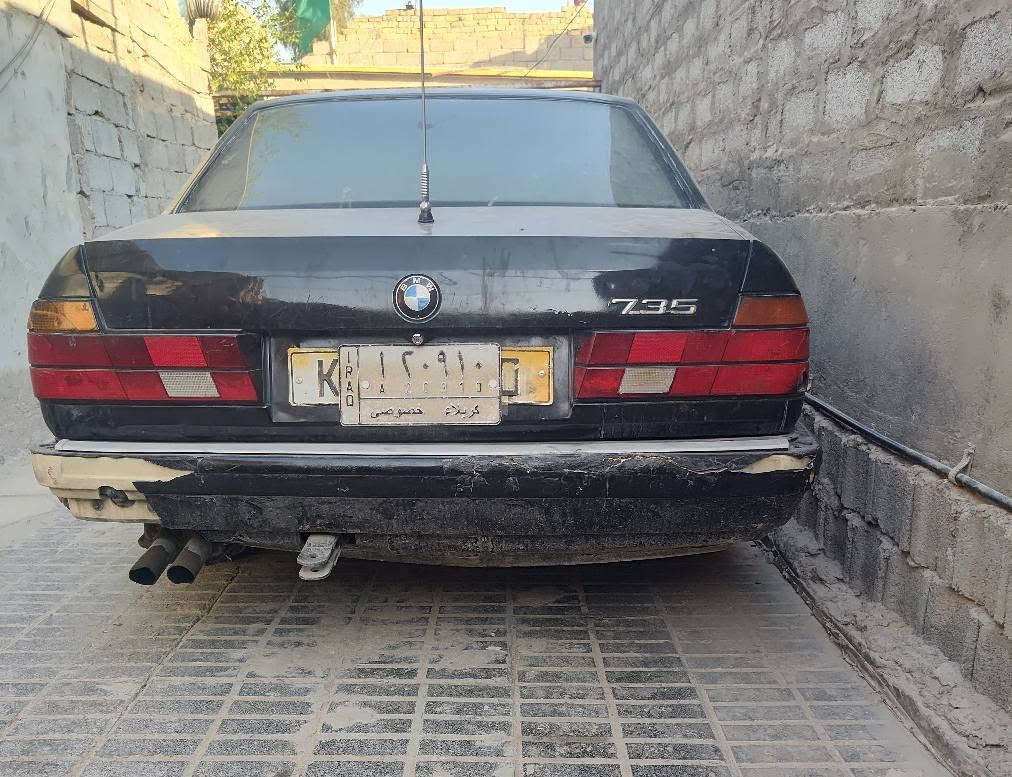 بي ام 735 تحويل مباشر وراعيها موجود 
محرك مفتوح EML بيه تبخير

الكير عادي السياره يحتاج لها ترتيب صدر امامي خلفي نظيف سعر 22وبيها مجال
اتصال
*********** بغداد, العراق
