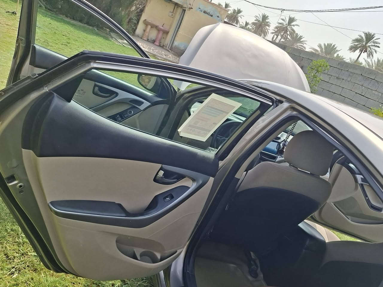 الانتر موديل ٢٠١٤
امريكي قطعتبن بدون داخل وبيها كم ملاحضه بصيطه بالكشر 
داخل السيره جديد حداديه كير مكينه تبريد تخم تاير اله سبوع من شديتا والسياره باسمي خير من لله مكانها كربلاء السياره يشهد الله مال جناي ومرتبه كلش ايدي بيها ونضيفه 
كلش... السعر ٩٨ وبيها مجال.... عزم ومعدل وتراي خير من الله  مكينه الفين دوش... لا دونز ولا شي عزم ونت مشقل التبريد... رقم الهاتف.... ***********
