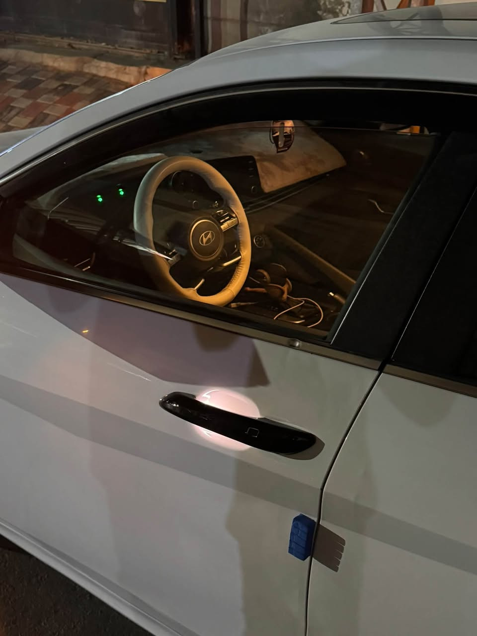 السلام عليكم 
الانتره 2024 وارد خليج بيه قطعتين 🚦
رقمه بغداد  سياره بسمي مداور ثاني يوم 
السعر 165 وبيه مجال بصيط 
الاستفسارا ***********
