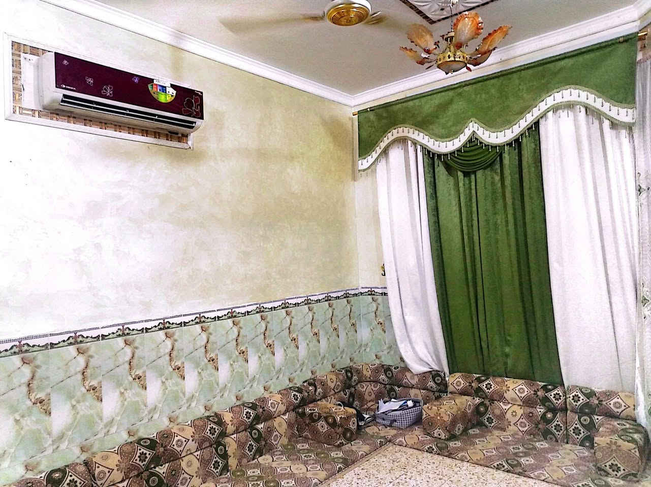 السلام عليكم
بيت زراعي للبيع الموقع البيكات مقابيل دائرة المجاري ثالث بيت عل الشارع

المساحة 120 يتكون من غرفة استقبال وغرفة نوم واصالة ومطبخ حار ومطبخ بارد

البيت كونكريت مسلح ساس مع سقف مع البيت كله دنك كونكريت

الاتصال او خاص

***********
