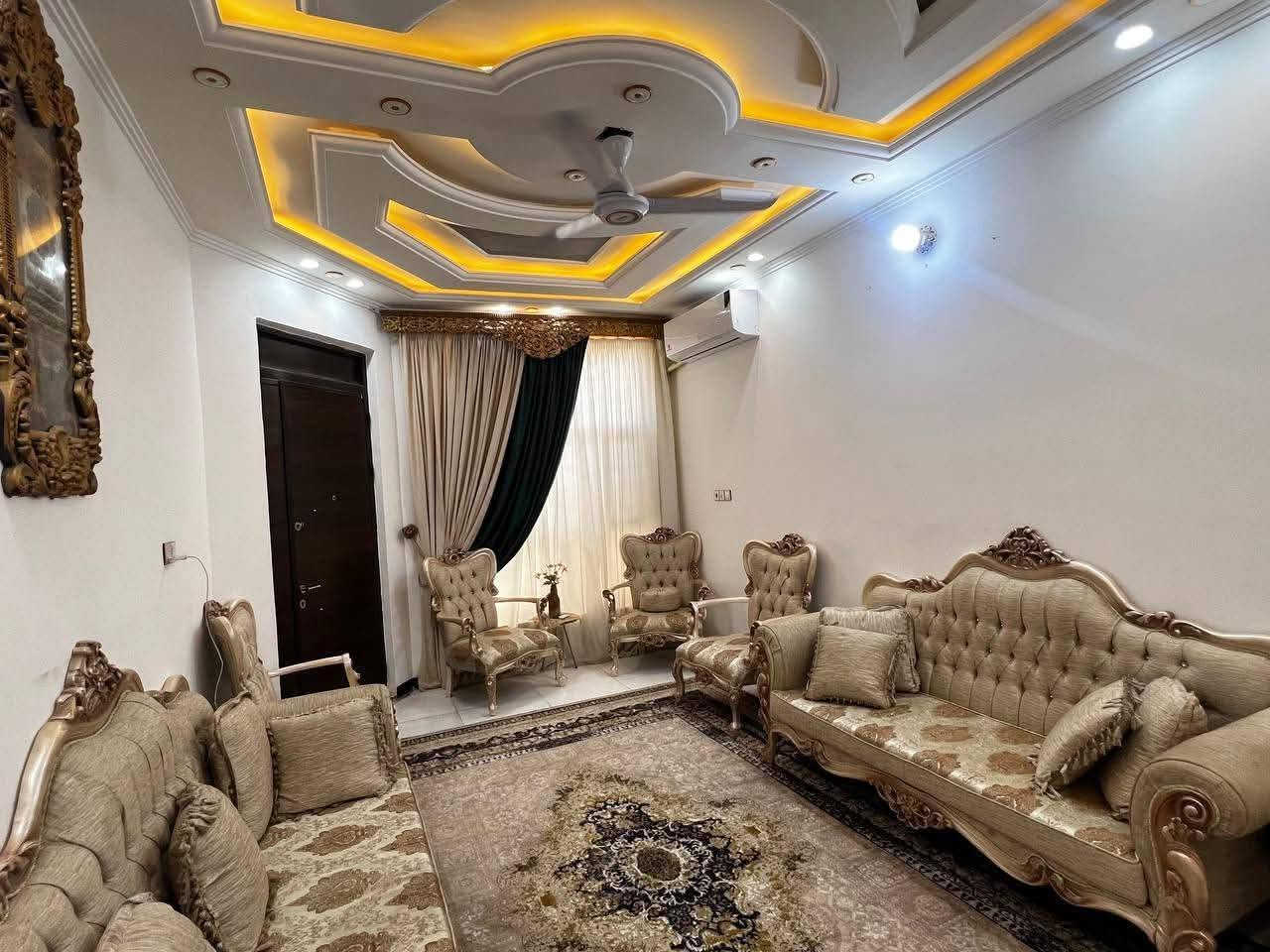 بيت للبيع في الجمعيه/الهاشميه/حي الزهراء
بناء حديث 2022  المساحه 150 متر 
للاستفسار الرقم ***********
