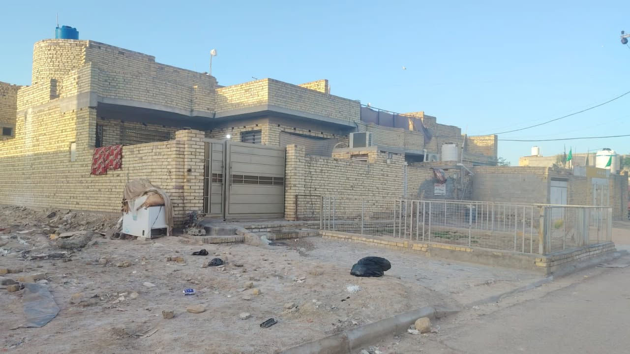 يا الله 

دار للبيع 200 متر سيد جميل شارع 20 خلف أسواق ناي 

رصيف الدار 10 أمتار موقع مهم ومميز 

الدار مطلوب أسكان 30 مليون التسديد الشهري 217الف

بناء 2024 متكون من 

1_استقبال كبير مضيف 12~4

2_طارمه كبيره

3_مطبخ كبير 5~4

4_صاله كبيره 8~4

5_غرفتين نوم 5~4

6_صحيات داخليه وخارجيه

7_مناور عدد2 كبار 
8_صاله الطابق الثاني كبيره (بيتونه)

مساحة البناء واقع حال 220 

للتواصل والاستفسار اتصال 📱 
***********
***********

اخوكم ابو نور الدلال 

ادخل للحساب ناشر ابيوت بكل المناطق يا بيت ايعجبك راسلني او خابرني وتدلل 

اعرض عقارك عندنا ودع لنا التسويق 

عنوان المكتب سيد جميل شارع 20 مقابيل أسواق امير
