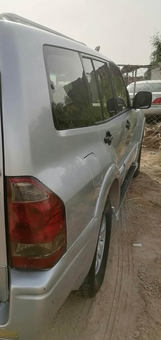 باجيرو • ٣٠٠٠ V6 محورة • ٢٠٠٦