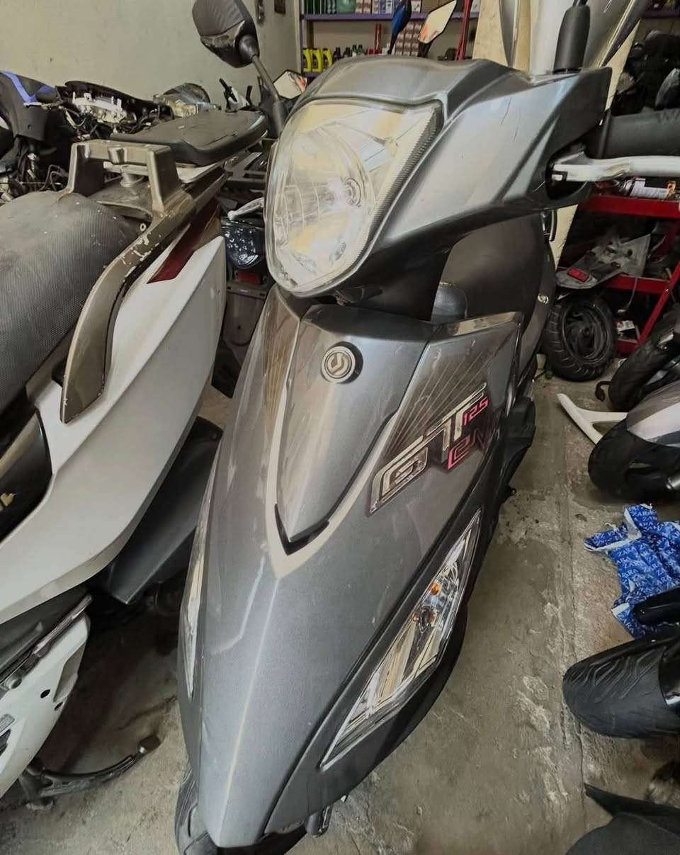 السلام عليكم
للبيع:دراجة سايم GT125 نوزل 
بحالة الوكالة بعدها
مكفولة كفالة عامة 
بدون اوراق 
السعر مليون وبي مجال
المكان: الرمادي
للتواصل خاص او على الرقم ***********
