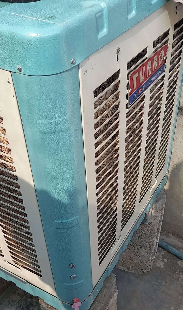مبرد سوبر جديد مستعمل هاي موسم ثلاث اشهر فقط جديد بدون عيب اي شي .جديد شراي خاص .
