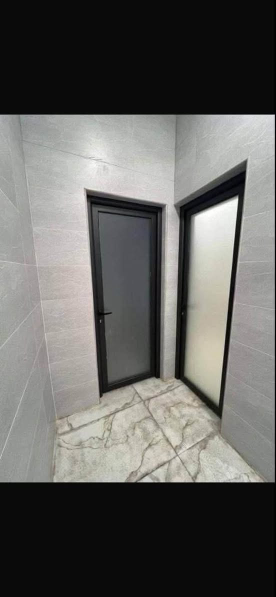 ابو ب المنيوم وجميع الديكور ات وتوفره ***********واطساب
