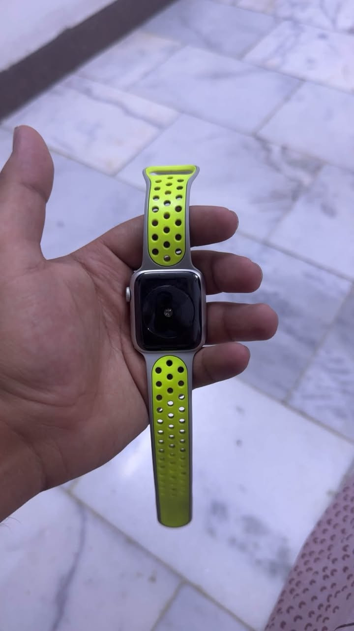 السلام عليكم
ساعة ابل واتش se فئة ال nike pluse ركز يعني مو العادية !
قياس ٤٤ وبطاريتها ٨٨ وبحالة جيدة جيداً ونظيفة
سعرها ١٧٥ قفل
مكاني حي البنوك ***********
