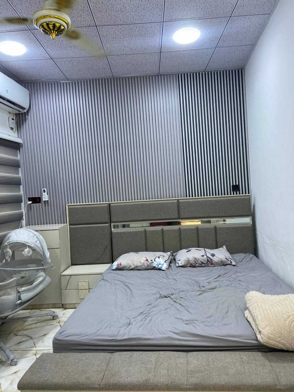 بيت للبيع 125 طابو صرف  خلف مدرسة الجوهره ابوصخير حي مطاط 
بناء طابوق جيري اساس كونكريت والسقف شيلمان بيه غرفتين وصاله واستقبال حمامات داخليه وخارجيه المكان ابوصخير حي مطاط...  للاستفسار خاص 🥰اوع رقم السعر 80وبي مجال رقم لتواصل  ***********
