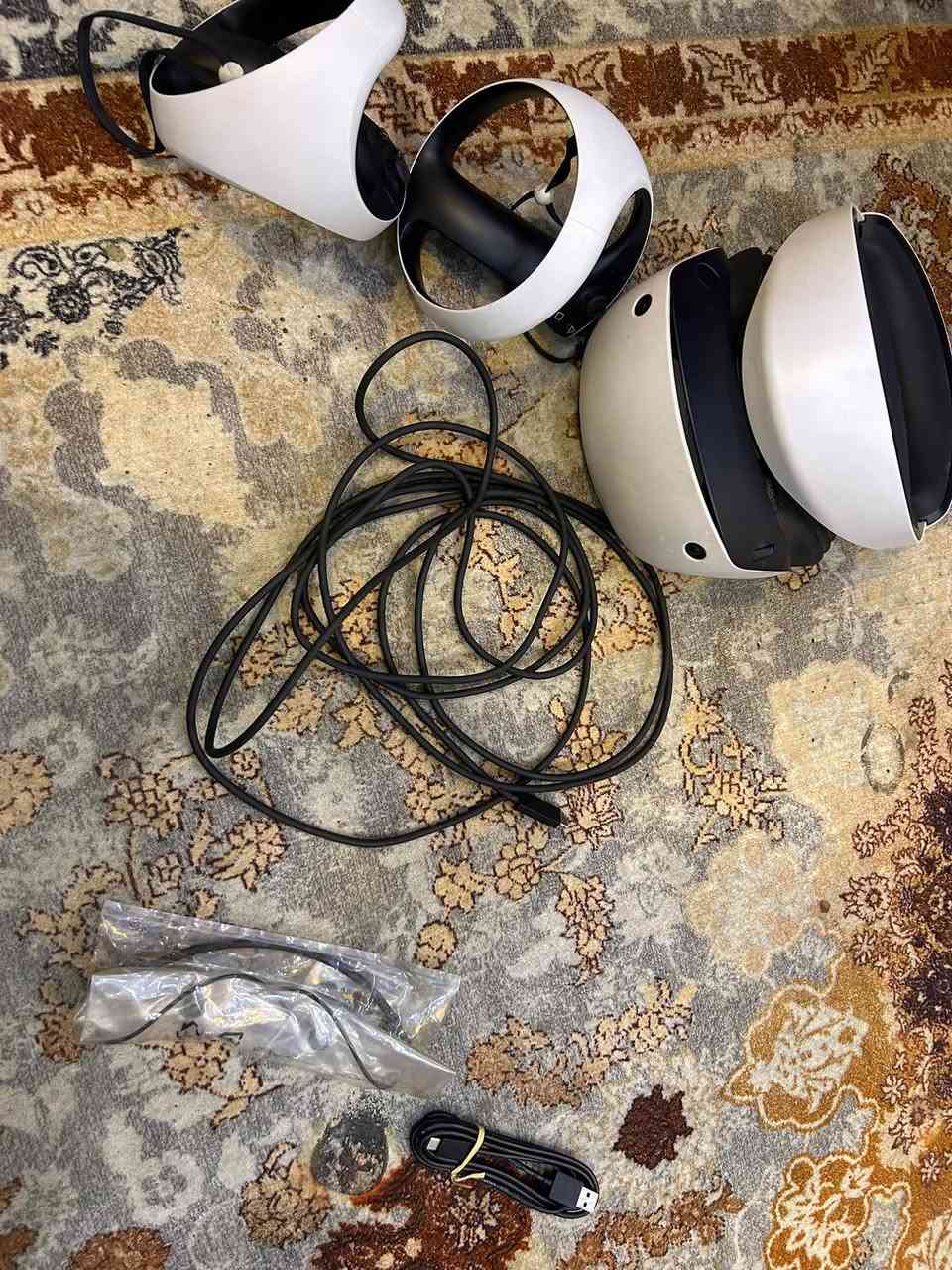 السلام عليكم نظارة VR بلي 5 نظافة 100% رايدها ب 325 وبيها مجال للطيبين مكاني بغداد حي القاهرة وعندي توصيل لكل محافظات تواصل *********** واتس اب
