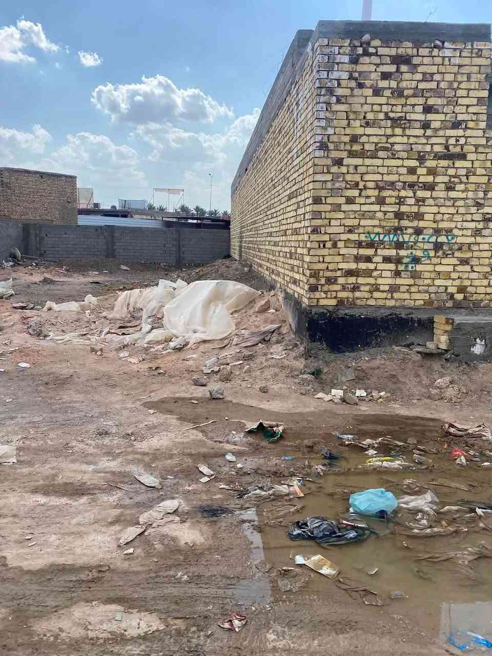 السلام عليكم
قطعه ارض للبيع 
مساحه 100 متر
ع شارع 100
قرب مجسر المشاة 
تبعد عن الشارع الرئيسي 80 متر
السعر خاص 
***********
