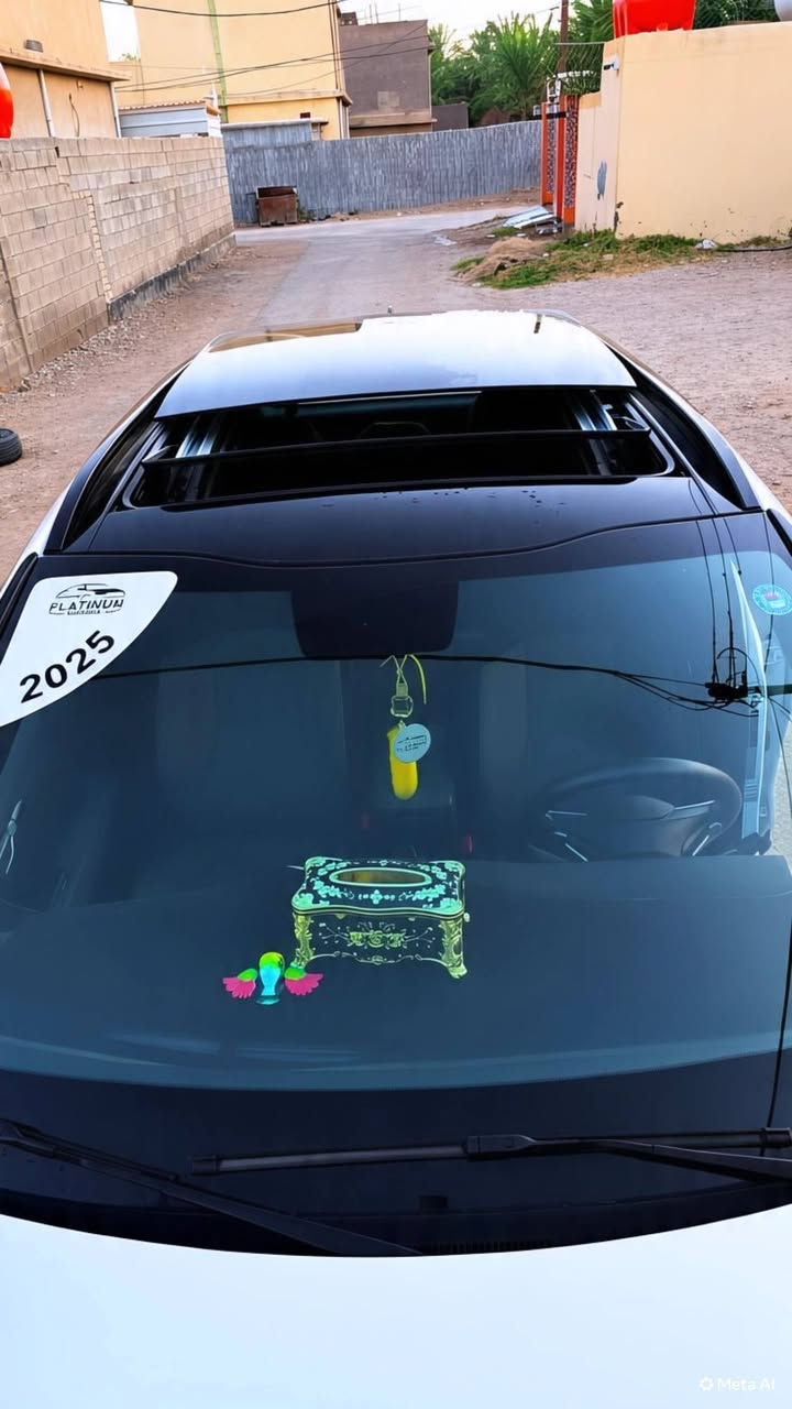السلام عليكم . كيا سبورتج 2025 مكفول عام ماشي 9.500km داخل الضمان تبديل زيت مجاني فول مواصفات 1/1 شاشه متصله _ حساسات 360⁰_ بصمة ابواب _قمارة كامل بانوراما_ جنطة كهرباء_ تبريد كشنات +ستيرن_ كشنات كهرباء_مانع انزلاق_ اوتوهولد .  4سلندر _ مكانها ديالى .رقم اربيل انكليزي بأسمي السعر 250$ وبي مجال ***********
