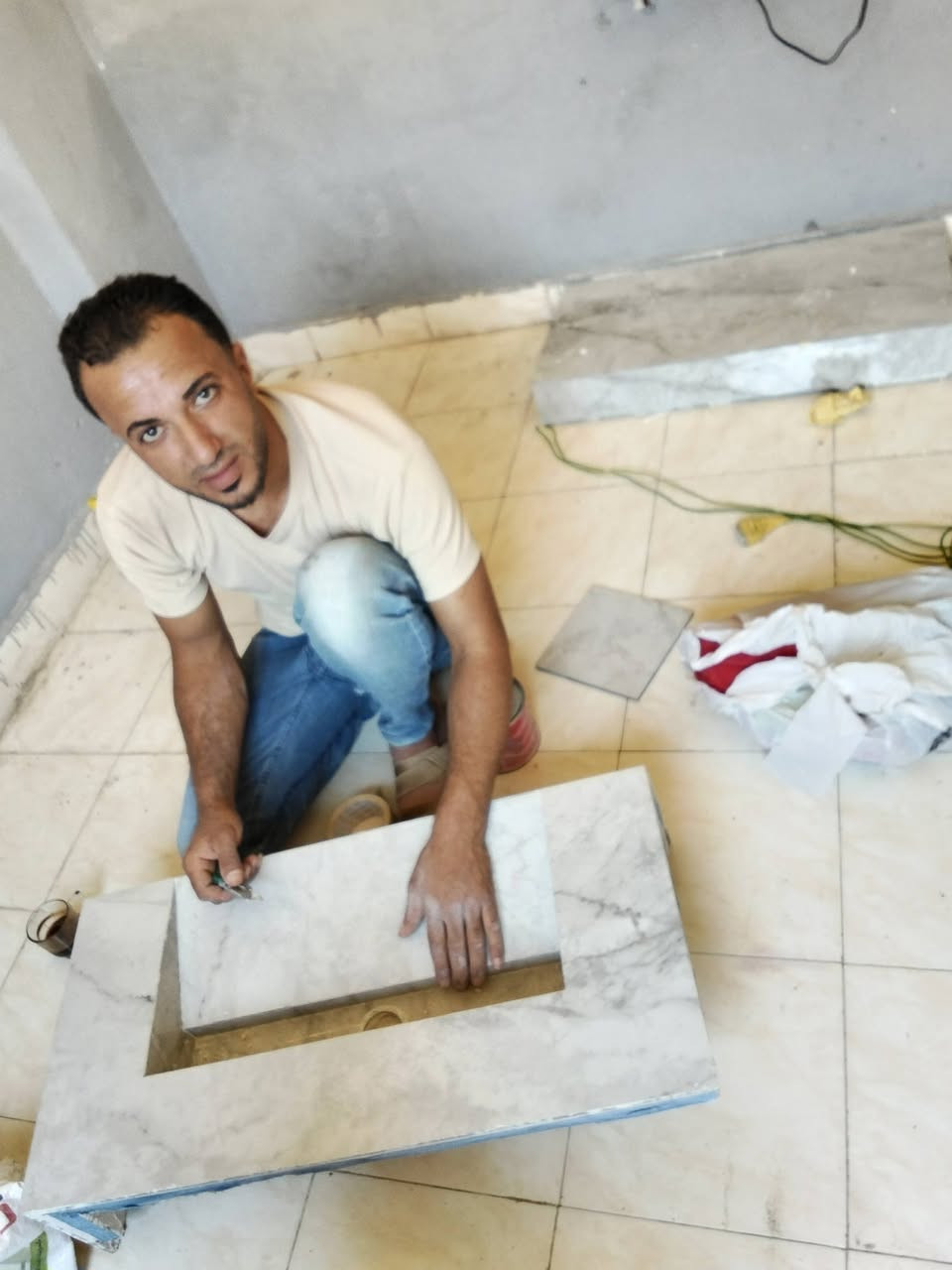 خلفه سيراميك جميع انواع البورسلين والكاشي والمرمى تسليم مهندس درجه اولى ***********

