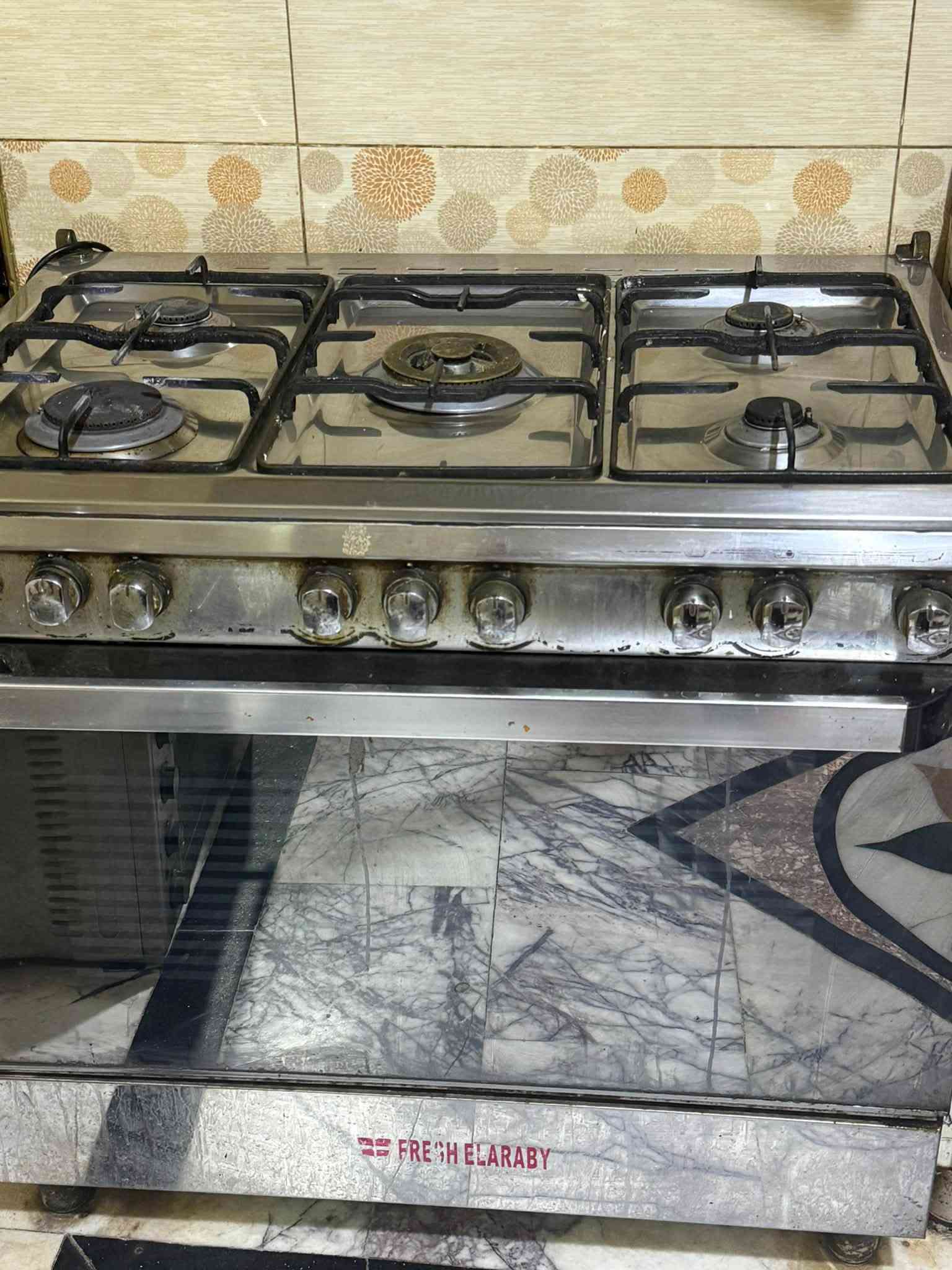 غراض للبيع مستعمله كونتر جديد اصلي مبطن عنواني قرنه شرش صويلح***********
