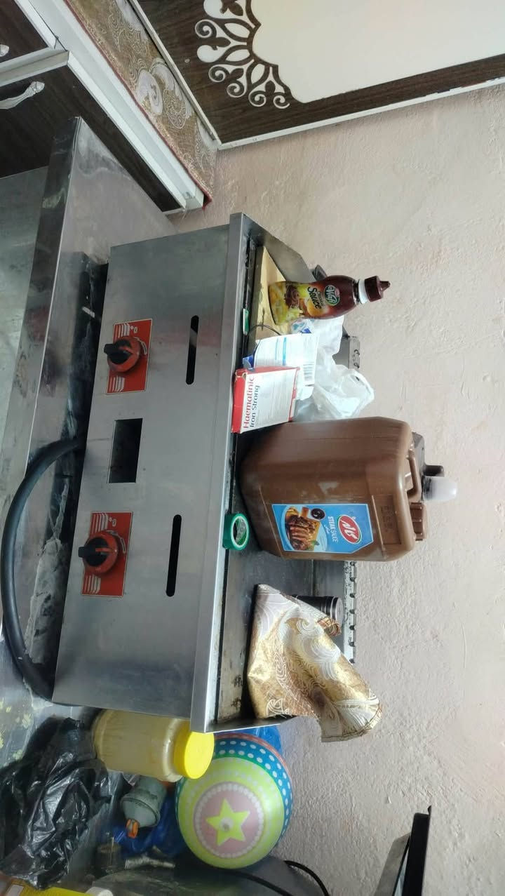 مطعم كامل • مكينة فلافل • براد ببسي