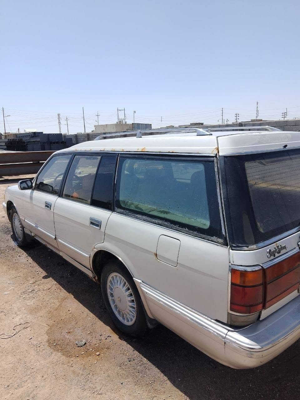 ارنب ستيشن
اللون  لؤلؤي
مديل ١٩٩١
 السعر ٤٠  وبيها مجال قليل 
السياره بيها بدايه خيط تبخير 
مكلف بل نشر 
رقم الهاتف:***********

