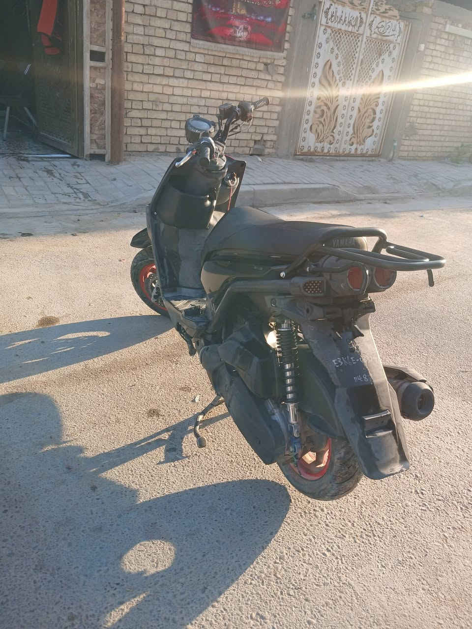 سكنس جبلي تك عين دراجه كفاله عامه اي نقص ما بيه مكينه بل جيس وراقه كامله عوزه بس قمجي مال عداد السعر ملون وميتين 1200وبيه مجال حك الجيه العنوان العبيدي الراسه شارع20 الهاتف ***********
