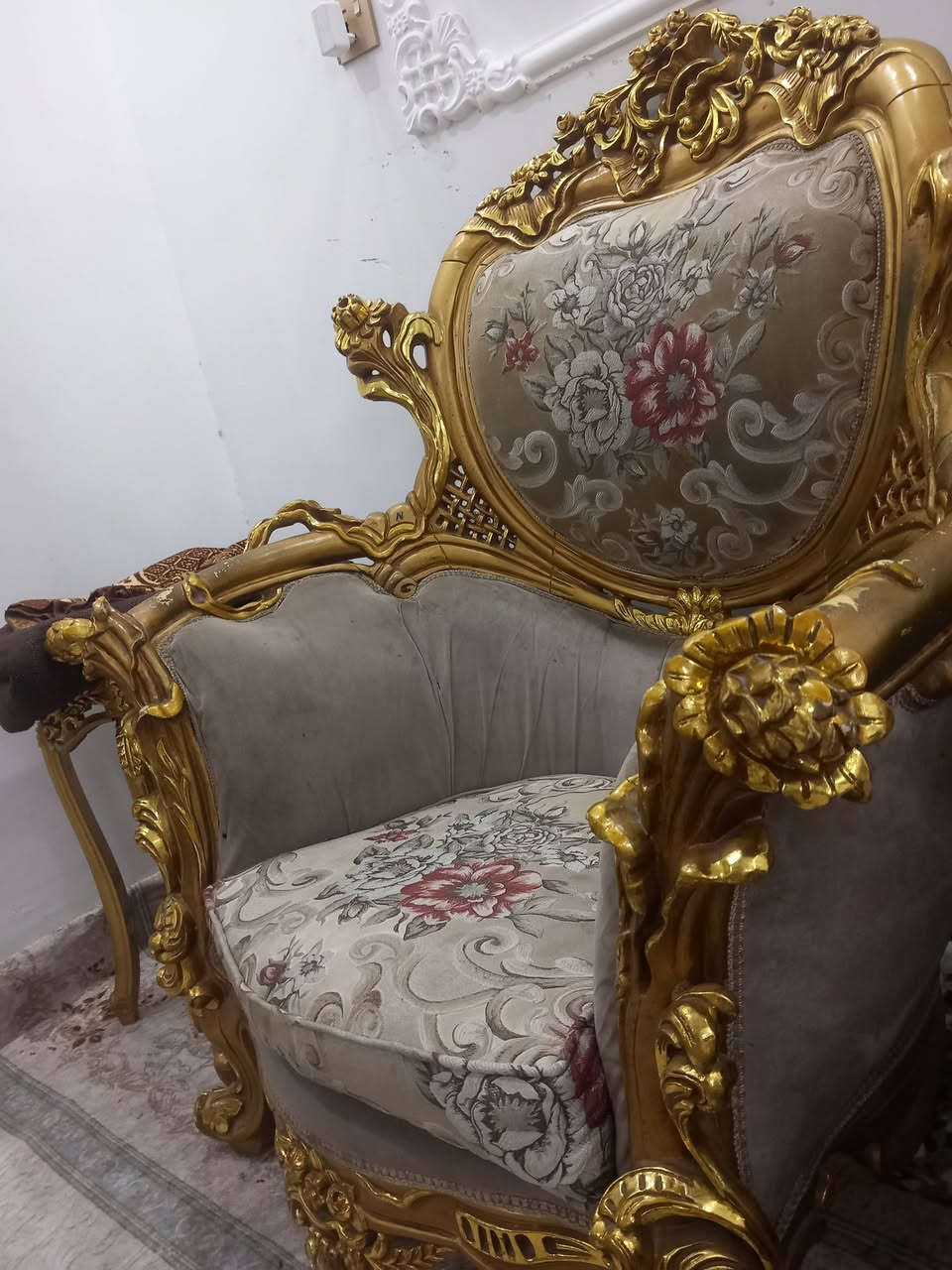 تخم مصري  ٨ مقاعد نظيف جدا"  مع طبلات عدد ٣  للبيع السعر ٩٠٠ الف  العنوان حي اور.   منطقه ام الكبر والغزلان  الشراي يتصل على الرقم ***********
