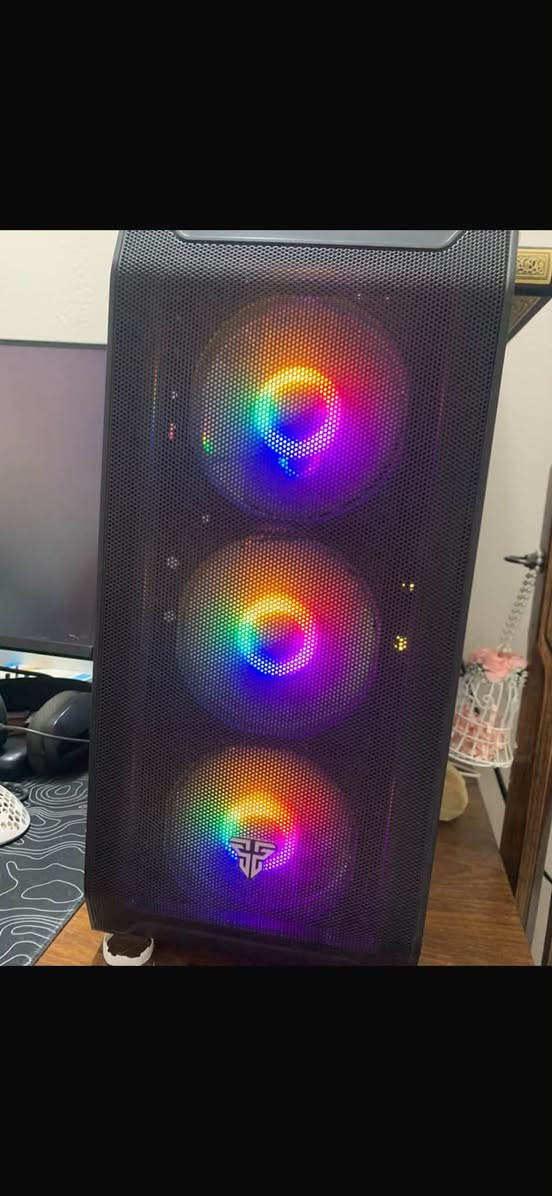 السلام عليكم تجميعة للبيع
المواصفات 

CPU: COR i5 12400F
GPU: RTX 3060 12g GALAX
M.B : AsrRock B660m PRO RS
امكانيه التطوير بيهه كلش عاليه
RAM: 16g (2x8) 3200 Hs
Hdd: 1T
SSd: 128G
PSU: Rockt 650w
Case: fantech 4 fan
مكاني البصرة / الزبير 
*********** 
السعر كامل التجمعية ويه الشاشة ماوس كلوريس كيبور ماوس باد 
السعر 1,350,000 دينار عراقي

نص مكتوب في الصور:
- الخميس الونيس
- المواصفات : CPU: COR i5 12400F GPU: RTX 3060 12g GALAX M.B : AsrRock B660m PRO RS امكانيه التطوير بيهه كلش عاليه RAM: 16g (2x8) 3200 Hs Hdd: 1T SSd: 128G PSU: Rockt 650w Case: fantech 4 fan