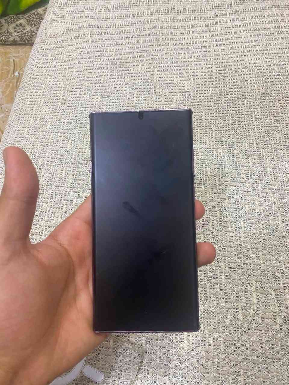 السلام عليكم
Galaxy S22 Ultra
الذاكره128
دبل سم 
الجهاز ما مفتوح ما يعبر هوا 
الجهاز الضهر مفطور 
والشاشه بيه فطر نفس ما موضح بل صوره 
السعر ٤٣٠وبي مجال بصيط 
الاستفسار خاص أو على رقم 
***********
