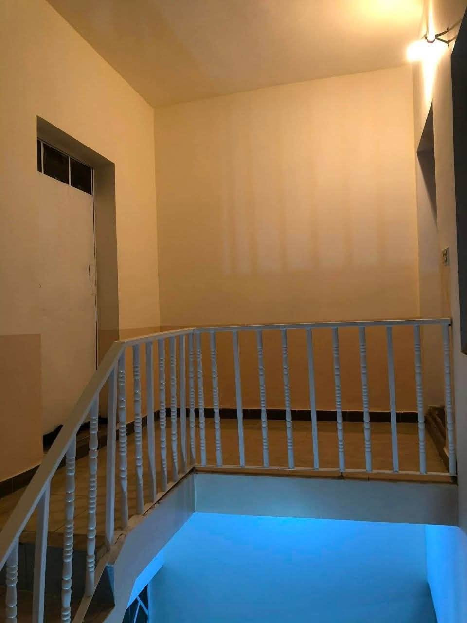 مشتمل للبيع – حي المهندسين
📍 مشتمل بمساحة 100 متر (5×20)
📍 طابو صرف

📍 موقع مميز في حي المهندسين قريب جدًا من شارع المهندسين الرئيسي

📍 يقع في الفرع المقابل لـ مدارس لارا الأهلية

📍 شارع عريض بعرض يقارب 15–20 متر

طابق واحد _يحتوي على غرفه _استقبال_كلدور_مطبخ_صحيات

📞 للاستفسار: 

*********** 

فرصة مناسبة للسكن أو الاستثمار في موقع حيوي وقريب من الخدمات.

25 يونيو
