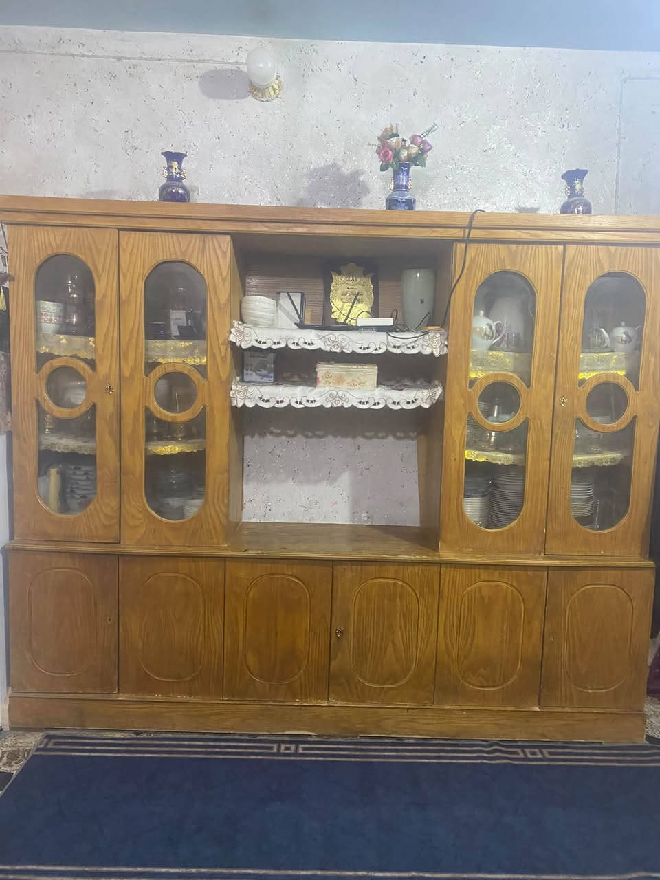 بوفيه للبيع مستخدمه سعر 150
***********
