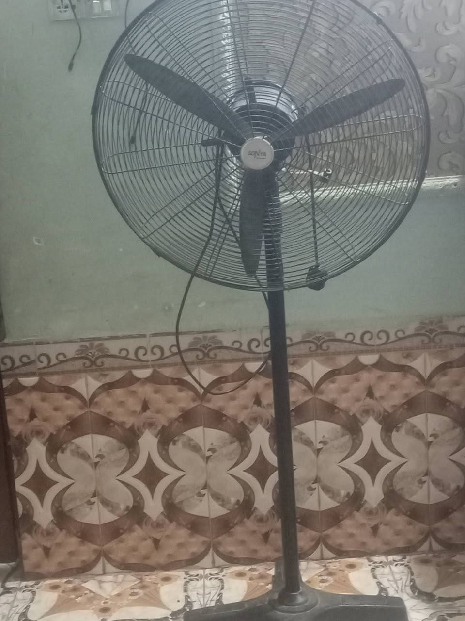 السلام عليكم مروحه كل شي ما بيها مكان يسوق الشيوخ السعر 50 وبها مجال للتواصل***********
