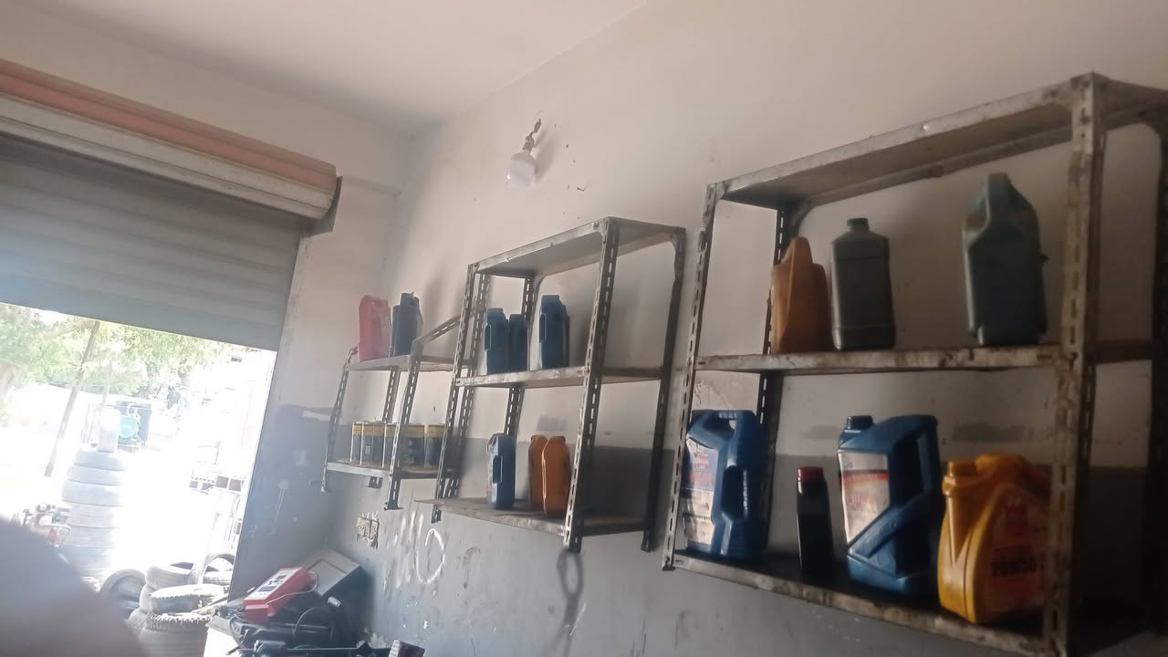 محل بنجر كامل للبيع كامل عنوان بغداد الشعب ***********
