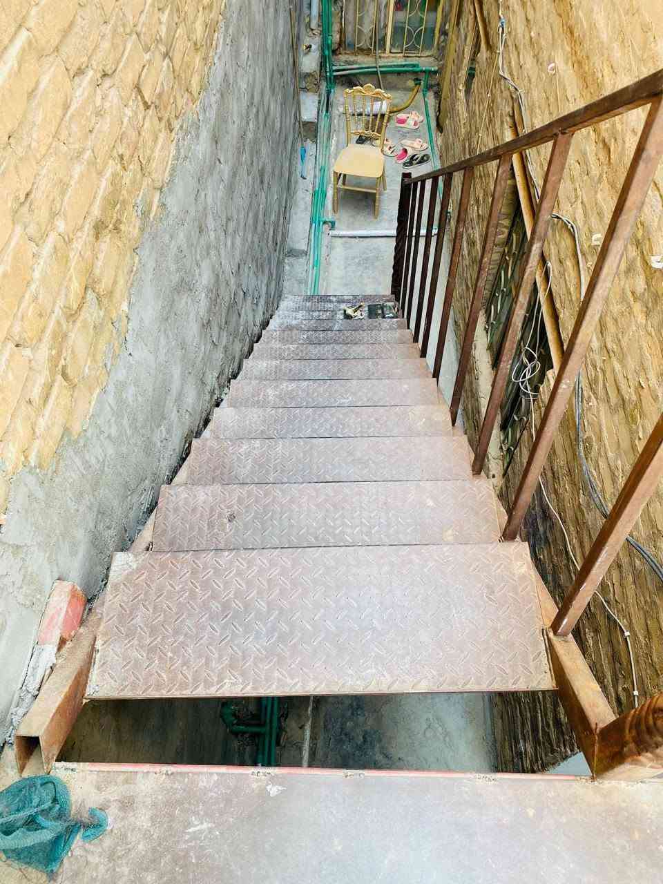سندويچ مستخدم قطعتين طول 5 متر
درج حديد طول 4.50
عرض 90 
12 بايه وياه صحن قياسه 1.70×70 
المسيب سدة الهندية 
***********
