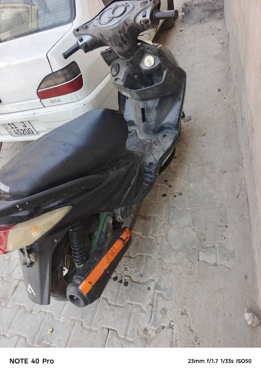 سلام عليكم سكنس فحل ١٤٠ كابريتر دراجه جاهزة محرك ناعم لا نضوح ولا دخان ولا مفتوح معدل وشلعه خير من الله هندر واحده تشغيلها نقصها باتري منفيز موجود للبيع ب ٥٥٠ وبيها مجال واذا اكو مراوس بدراجه اكبر ونتراهم ع الفرق  اراوس مكاني بغداد المنصور متواجد ع النت *********** واتساب

نص مكتوب في الصور:
- NOTE 40 Pro 23mm f/1.7 1/144s ISO100