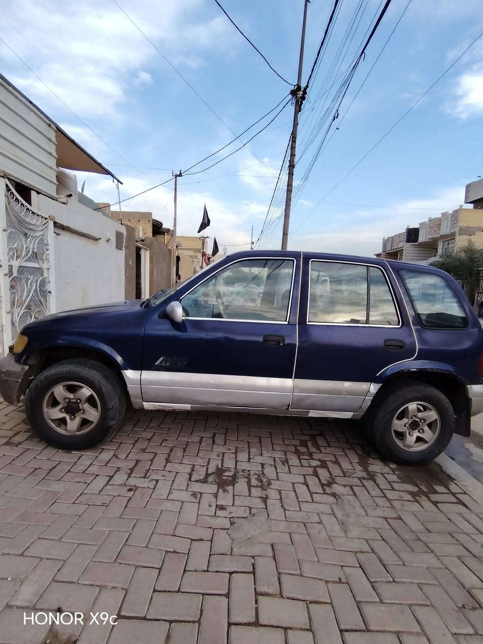 السلام عليكم .
كيا سبورتج موديل 1999 دشبول نفخ السيارة بلادية بدون ضربة او صبغ مكينة تويوتا 4S  تخم تاير باتري جديد كهرائيات كلها شغاله رقم انكليزي بغداد بااسمي التبريد مايشتغل السعر (40) وبيها مجال العنوان بغداد م الصدر  للاستفسار ***********

نص مكتوب في الصور:
- HONOR X9c