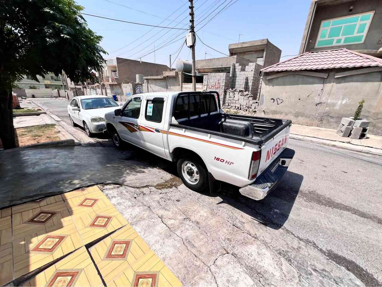 نيسان بيكاب  2007ياباني  شته كي زور جوان و خاوين
سبوغ سي بو جوار بارجه ي سبوغه
سبوغي فريداوه سبوغ كرايته وه
سقفي سبوغب هه ستاوه
سياره كه جه مبه كي بحوكي بيشي هه يه
به لام زور جوان و خاوين مايته وه
280هه زار رويشتوه مه كينه و كيرو ته بريد
كاره باي مسروف هه موشتيك به شه رته
سعري 87مجاليكي كه م برايانه 
توخوا مشته ري ني مانديم مه كه 
ز. م ***********وتس ئاب الحمدانية, نينوى
