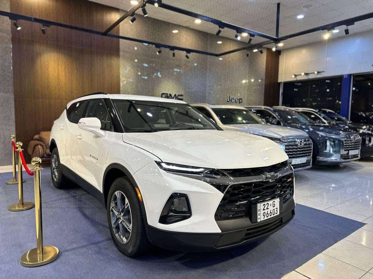 🔷السيارة : شوفرليت بلايزر 3LT
🔷سنة الصنع : 2023
🔷اللوحة : اربيل
🔶السعر : 215 ورقة وبيه مجال بسيط 
🔷الضرر : تبديل وصبغ البنيد فقط. (صور الضرر مرفقة بالاعلان)
🔷ضرر الايرباك : ستيرن ودشبول وبرده.
🔷رقم الشاصي : 3GNKBDR45PS114814
______________________________________
🔷المواصفات:
🔹حجم المحرك 4 سلندر 2.0L توربو 
🔹عداد المسافة 19 الف ميل 
🔹بصمه ابواب و بصمة تشغيل وتشغيل عن بعد
🔹كراسي جلد
🔹الكراسي الامامية كهرباء
🔹تدفئة الكراسي الامامية
🔹رادار امامي وجانبي وخلفي
🔹تنبيه الخروج عن المسار
🔹حساسات خلفية
🔹جنطة كهرباء
🔹ويل كب حجم 18 انج مع اطارات بحالة جيدة
🔹وضعيات قيادة
🔹لايتات LED بالكامل
🔹شاشه تحكم بالايعازات
🔹تحكم ستيرن جهتين
🔹مع باقي المواصفات الاعتيادية
مكان سياره نجف 
***********
