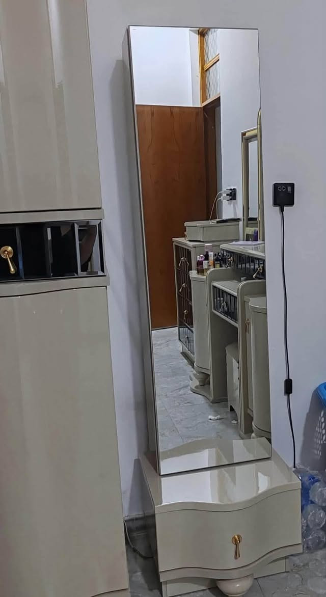 غرفه تركيا نضيفه جدا سعر 400 واتساب ***********
