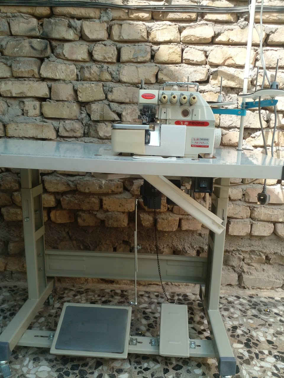 للبيع ماكنة خياطه نوع اوفر( 4 ) خيوط
نظيفه جدا استعملت للفحص فقط
بسعر = 300
مكاني بغداد العبيدي حي الرحمه 
***********
