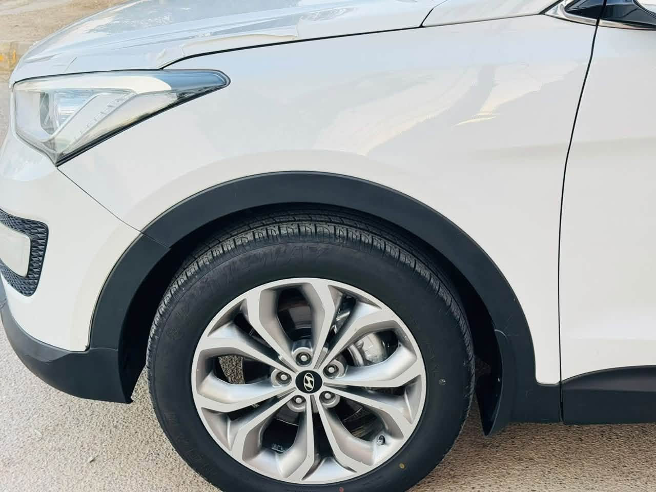 سلام عليكم سنتافي موديل 13 خليجي سياره بيه كفاله ماعده بيه ضربه بسيطه بل جنطه  سياره اخير من الله تبريد  حداديه تواير كله جديد سياره فول كلش خزن ميموري سياره 6 سلندر يعني سياره جديد بمعنه الكلامه هيه صور تحجي والحقيقه حلا بعد مكان ناصريه سعره 150 وبيه مجال رقم ***********
