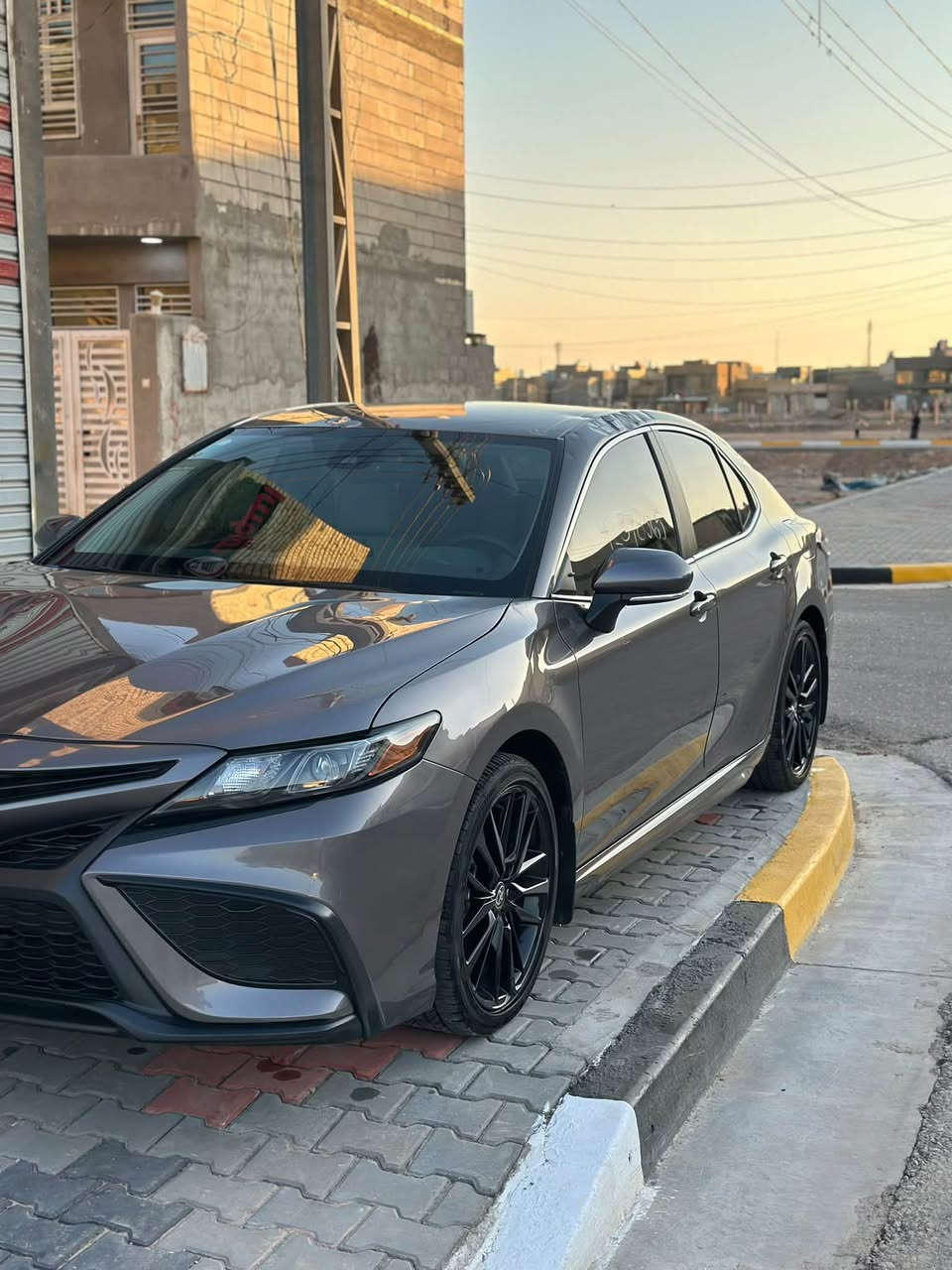 سلام عليكم 

� للبيع: TOYOTA كامري 2024 SE هايبرد 🔥
* وارد أمريكي 🇺🇸 دخول جديد
* ماشية: 24 ألف km
* اللون: رصاصي مميز
* رقم كربلاء مميز وباسمي
* داخل السيارة ابيض جلد 
* سعر 195 وبيه مجال
* ملاحظة: ضربة خفيفة من شجرة (مو مصلّحة حالياً مثل ما موضح بل صور
مكاني كربلاء لاستفسار 📞 ***********
***********
