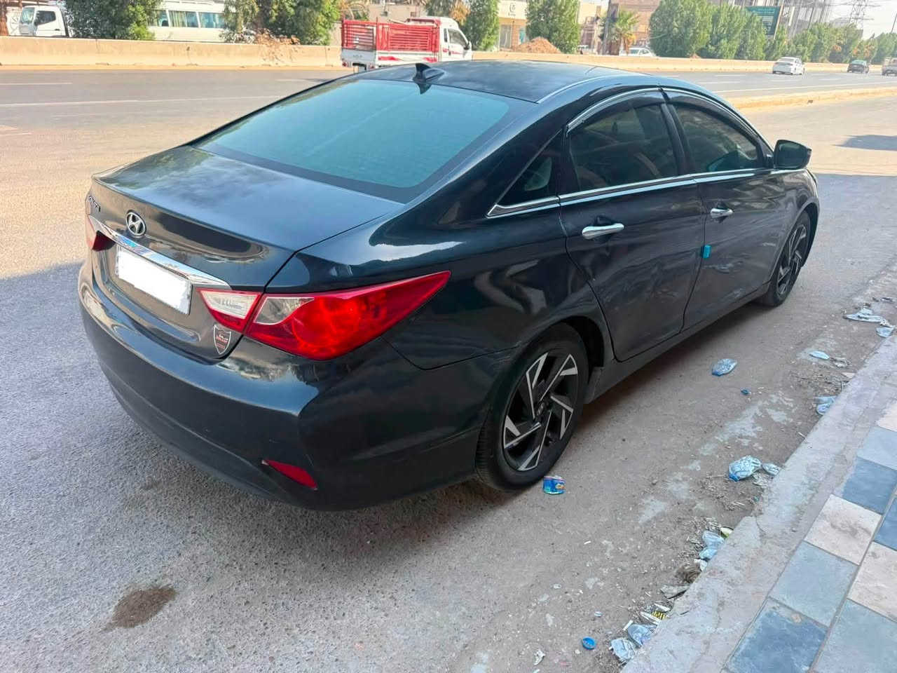 السلام عليكم
سوناتا 2014 
رقم ذيقار انكليزي 
تحويل مباشر 
فوول عدا السلايت 
مكينه 2400 GDi 
لاتنقيص لا تبخير لا ضعف جديده كلش 
حادثها جاملغ وبنيد وشويه من لغد 
بيه صبغات ابيع حزام 
سياره جديده وجاهزه 
كير مكينه حداديه تخم تاير تبريد ثلج بشرط تنصي  
سياره خير من الله تاخذه الف دينار ماتصرف عليها تلكه نقص تكطعه من الفلوس 
السعر ٨٨ ورقه وبيه مجال كلش بسيط 
اي استفسار مكاني بابل *********** بيع فقط
