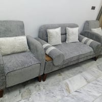 تخم 10 مقاعد ستخدام شهرين بعدة جديد  السعر 750 وبي مجال بسيط 077748073...