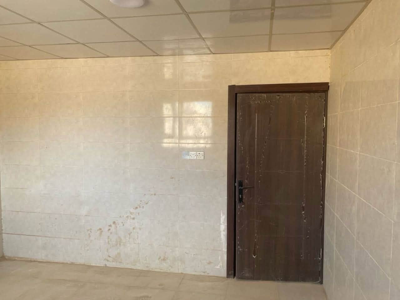 السلام عليكم بيت للبيع مجمع دريم ستي حولي الزهور ٢٠٠ متر غرفتين نوم حر ما مطلوب بمقدمة ٥٠ مليون والقسط الشهري ٧٥٠ الف 
المجموع الكلي ٨٠ وسند بأسمك
للأستفسار ***********

