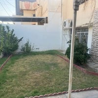 وسط الرمادي • حديقتين • كراج سيارة