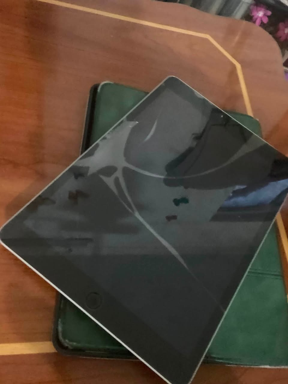 سلام عليكم
ايباد آيفون ٩ 
الذاكره ٦٤ 
بطاريه ٨٢ شرط قطاره 
محدث آخر. تحديث 
بوبجي ٩٠ فريم 
شرط كلو شغال 
فقط بس فطر  بل كلاس موضح بل صوره 
السعر ٢٢٥ وبي مجال بسيط 
نصيحة لاتكسر بسعرو 
للتواصل خاص أو ***********
