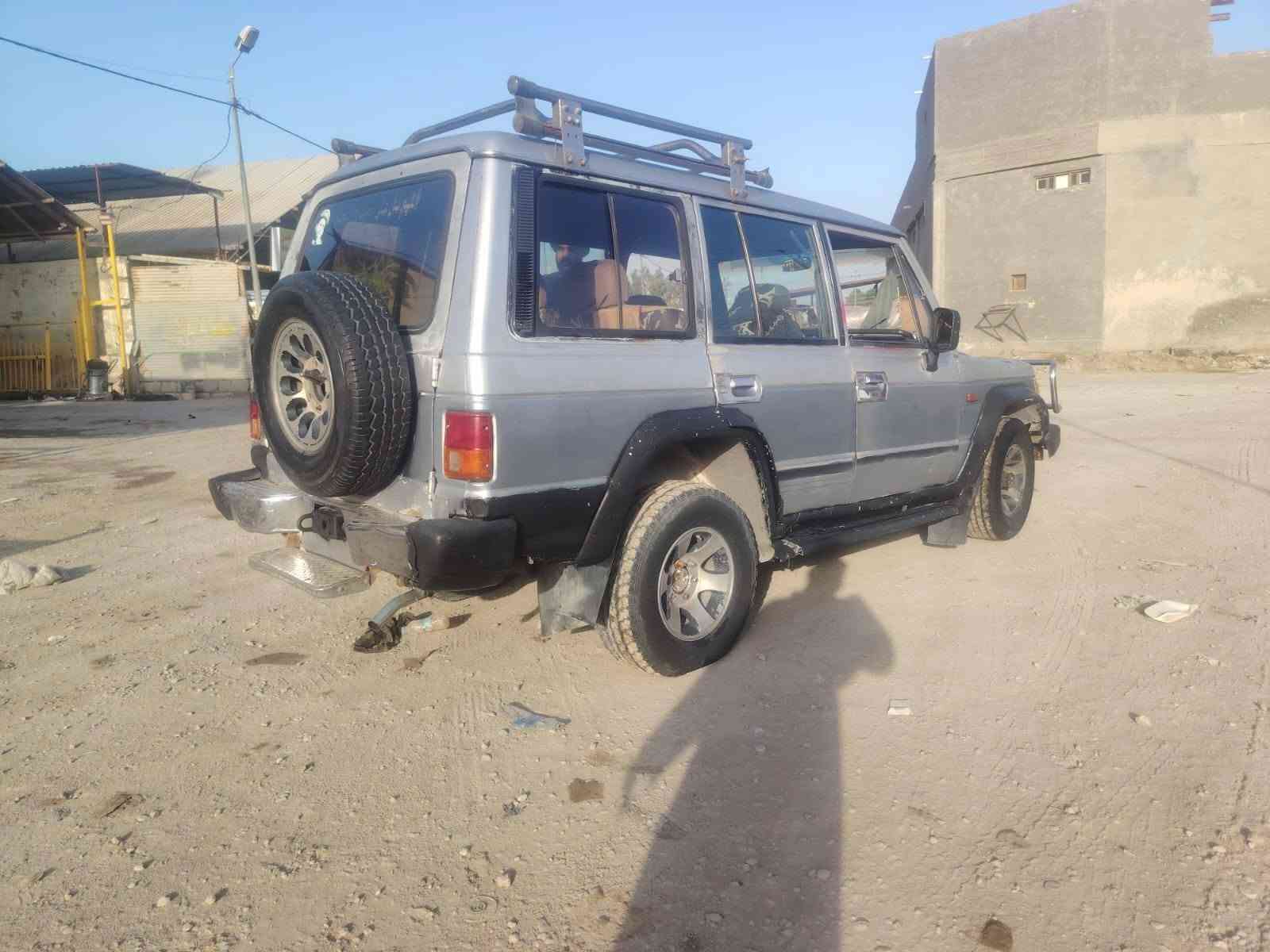 السلام عليكم للبيع باجيرو مديل 1991
محرك أوكير ونجي بك ماكو كهربايات شغاله حداديه جديده تخم تاير جدد السعر 20وبيه مجال مسئول عن سرقه اوطلب التواصل اتصل *********** بيعه ومراوس مراوس اوبيا
