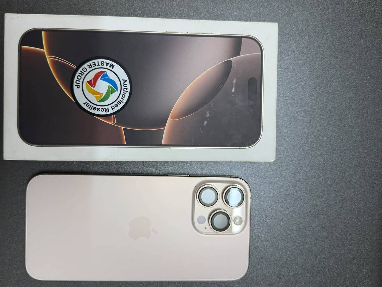آيفون ١٦ برو ماكس • ٢٥٦ غ.ب. • بطارية ٩٢٪