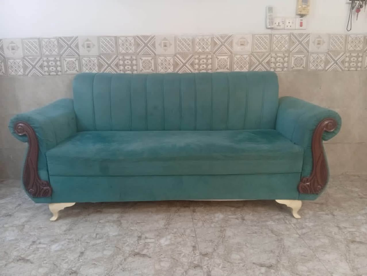 اثاث للبيع  ب ١٠٠ الف مكاني بغداد
اي استفسار عندك راسلني على هاذ 

***********
