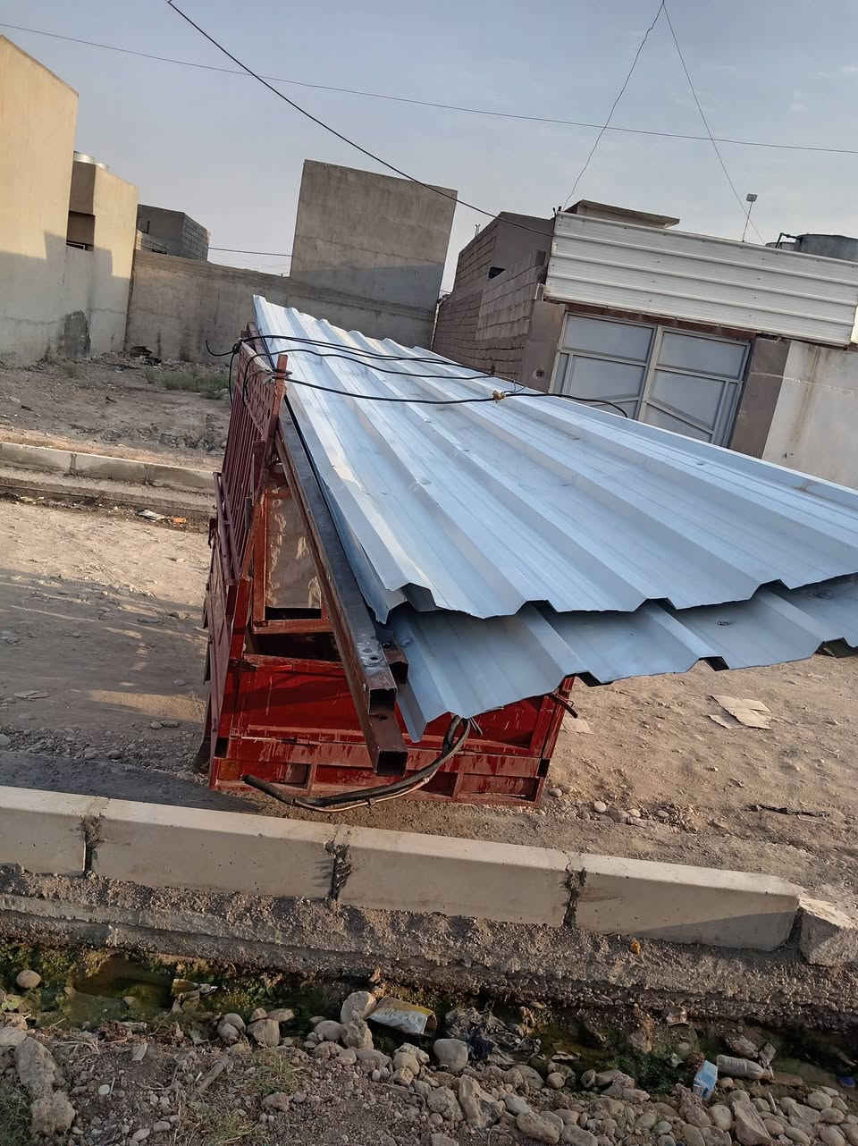 جنكو اربع قطع كل قطعه 5متر+شلمان 3قطع كل قطعه 4متر/السعر 60وبيها مجال بسيط مكاني الانتصار ***********
